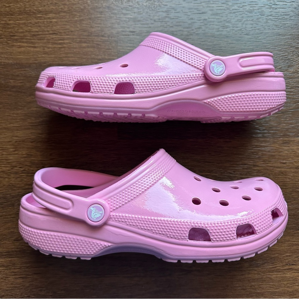 Crocs Classic High-Shine Clog in Pink Tweed